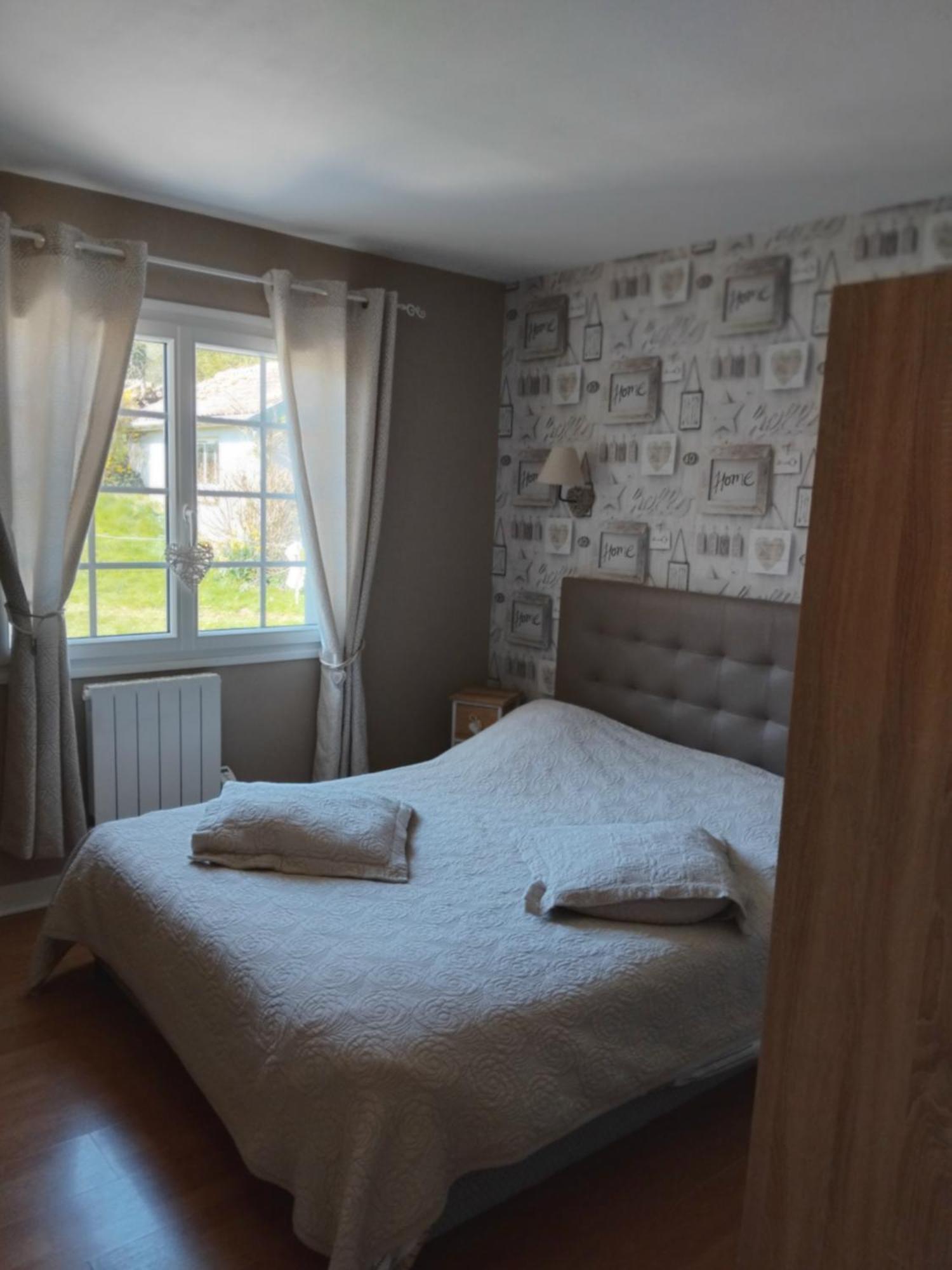 Gite De La Souche Avec Jacuzzi Doudeauville 外观 照片